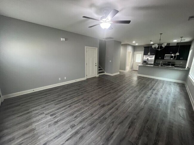 Building Photo - 5312 Roosevelt Rd