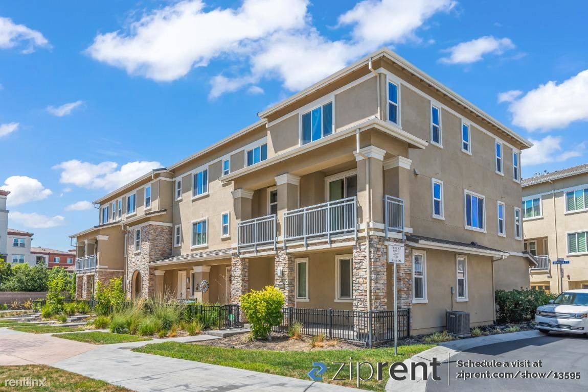 Primary Photo - 4 br, 3.5 bath Townhome - 5823 Brandon Cou...