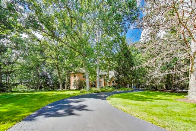 Foto del edificio - 1620 Timber Woods Ln