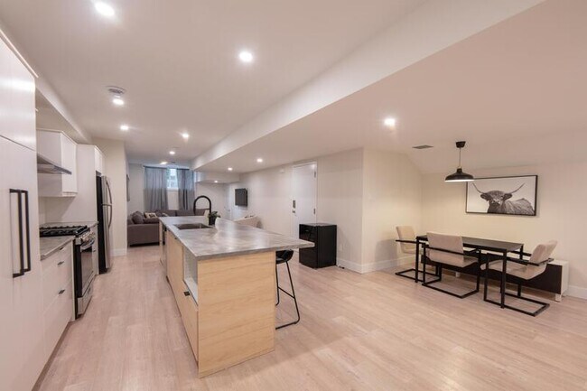 Photo du bâtiment - Student Rental: 130 Chippewa Avenue