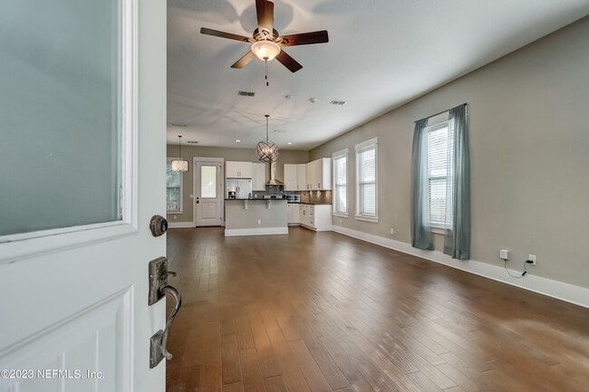 Foto del edificio - 1228 Willow Ct