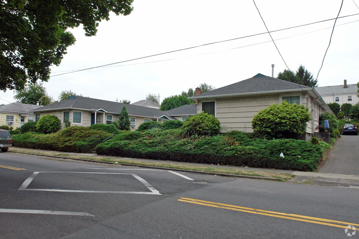 Building Photo - 5131-5147 SE 17th Ave