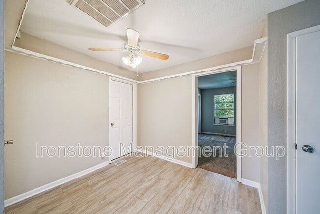 Building Photo - 4218 S Rockford Ave