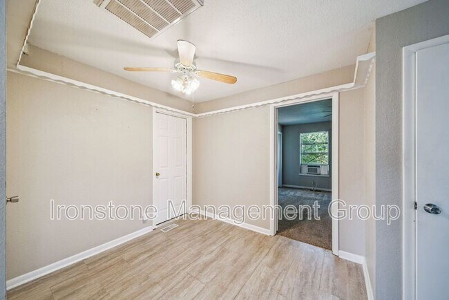 Foto del edificio - 4218 S Rockford Ave
