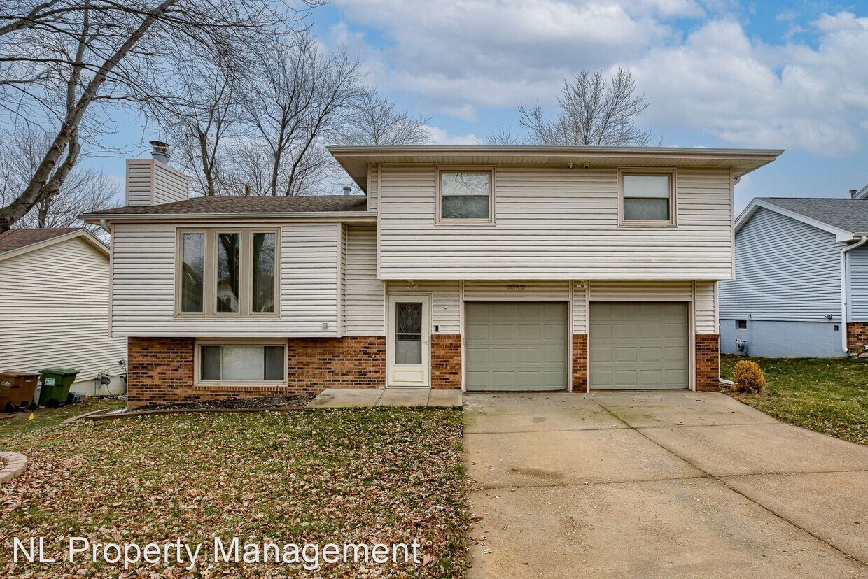 3 br, 2 bath House 3723 Lookingglass Dr House Rental in Bellevue