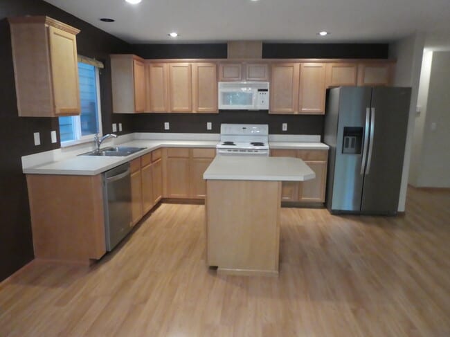 Building Photo - 15455 SW Kirby Ln