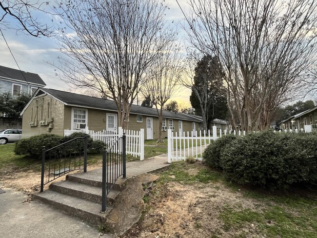 Building Photo - Pursley Court Apartments