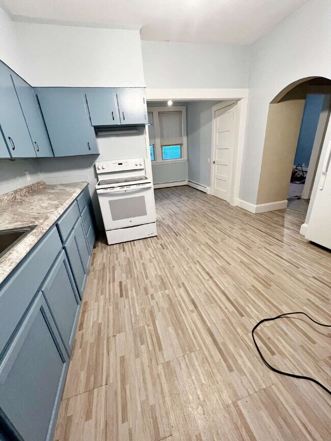 Foto del edificio - Spacious 1 BED 1 BATH