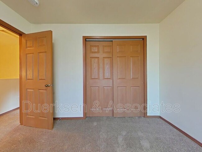 Building Photo - 3105 NE Flintlock Pl