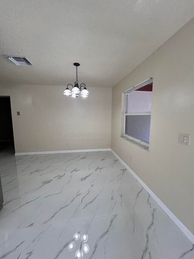 Foto del edificio - 630 Winters St