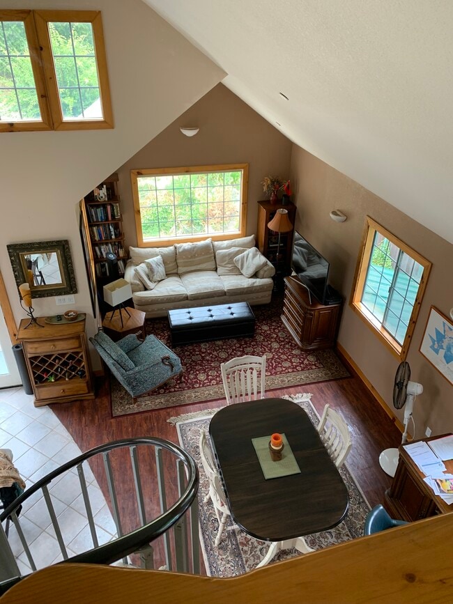 Building Photo - 247 Broad St