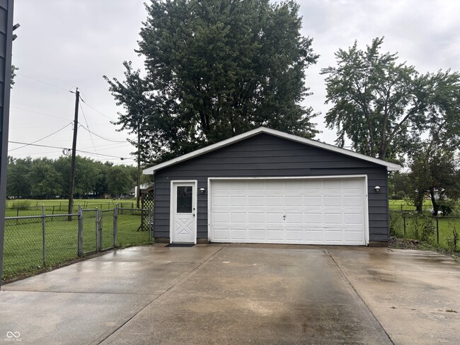 Building Photo - 815 Alden Dr