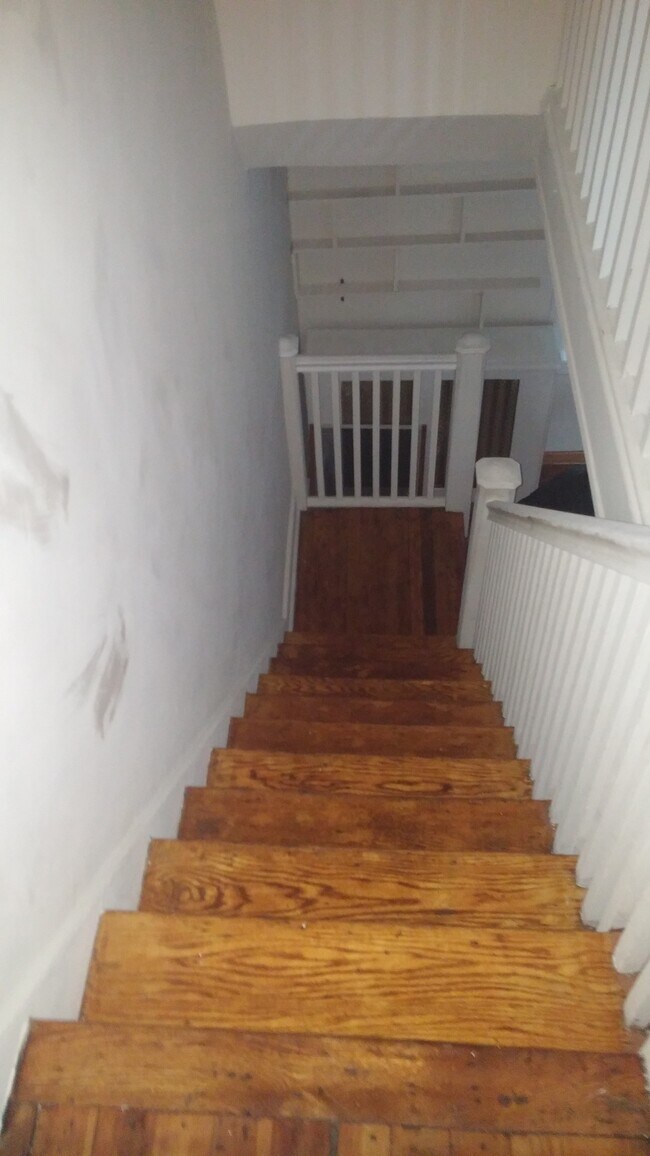 steps that lead up stairs - 1642 S 28th St