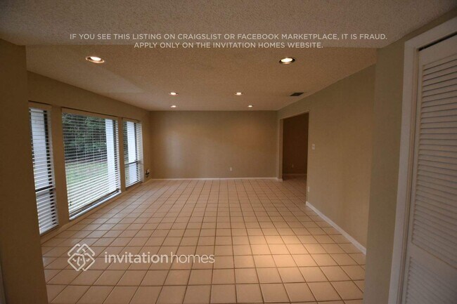 Foto del edificio - 204 W Ridgewood Ct