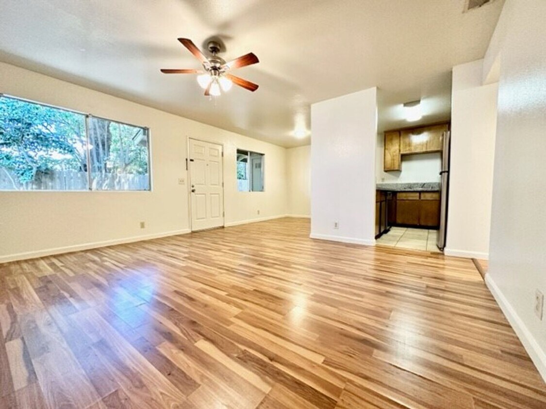 Primary Photo - 313 W 1st Ave