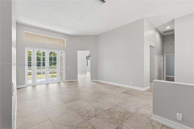 Building Photo - 849 Crestview Cir