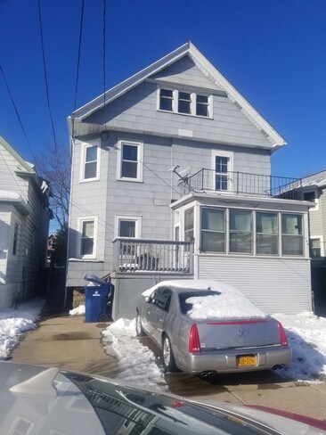 Building Photo - 144 Geary St