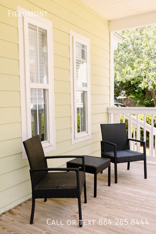 Foto del edificio - Bottom Floor Condo 5 minutes from Downtown!