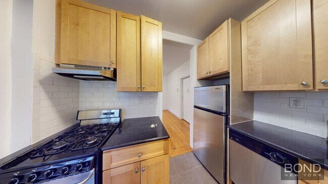 Foto del edificio - 425 E 65th St