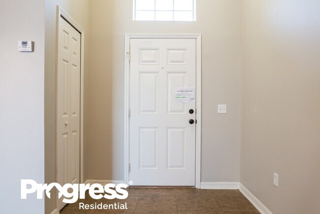 Foto del edificio - 5470 Silver Thistle Ln