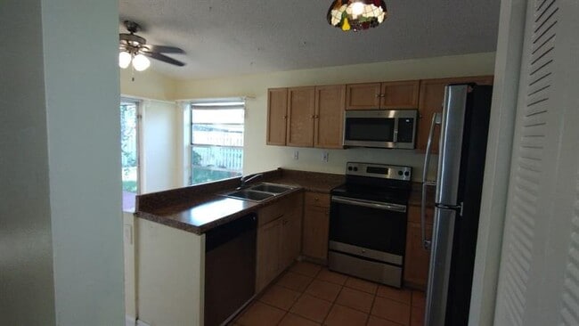 Foto del edificio - 14650 N Beckley Square
