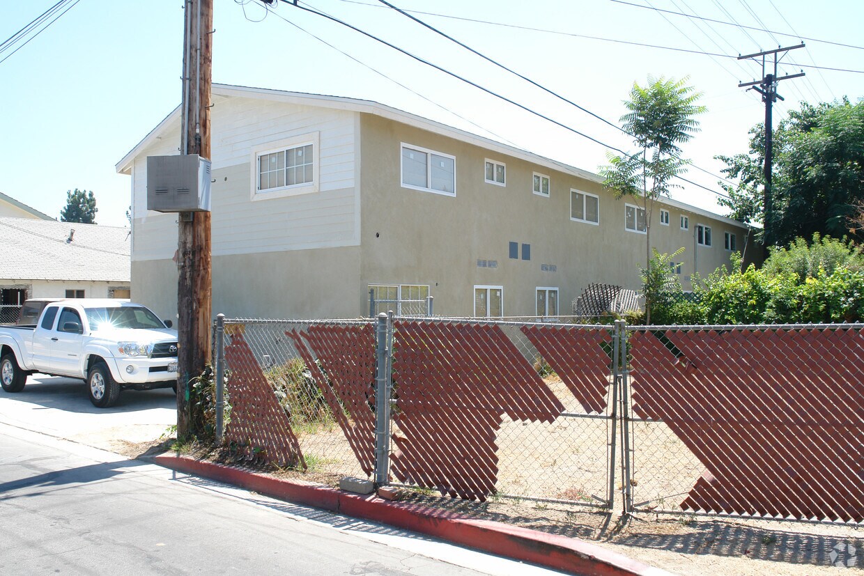 Building Photo - 1731 Elliott Dr
