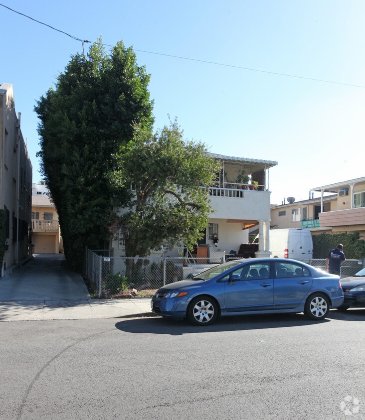 Building Photo - 1726 Mariposa Ave