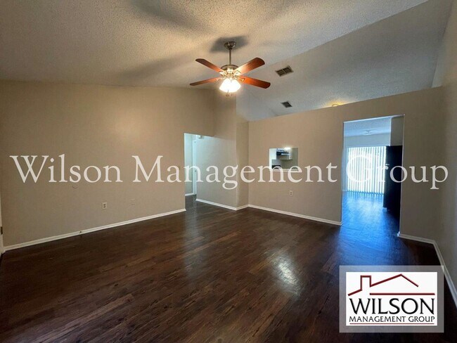 Building Photo - 2 br, 2 bath House - 10039 Massey Street
