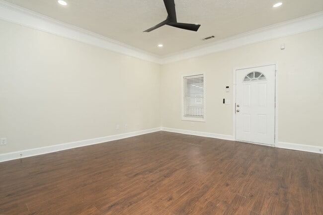 Photo - 970 Hubbard St SW Apartment