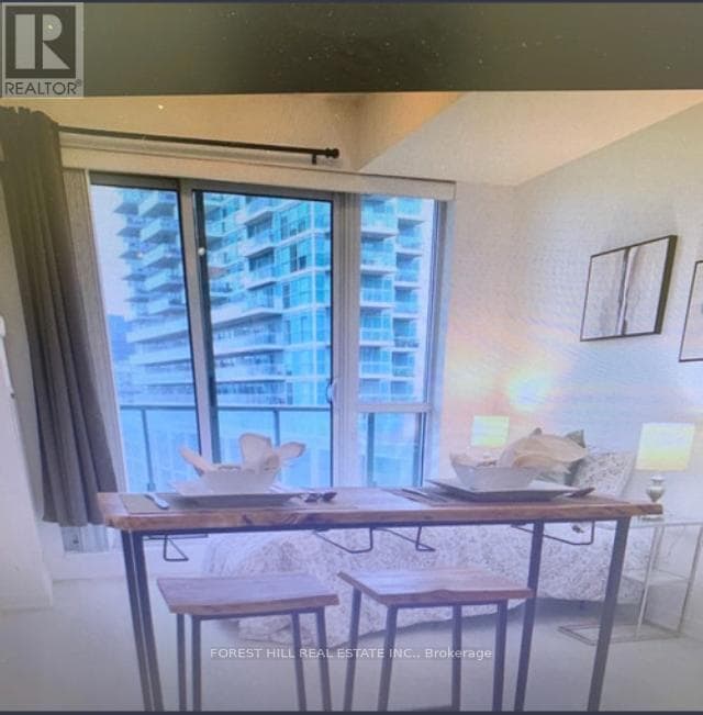 Building Photo - 150 E Liberty St