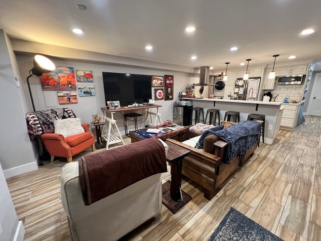 Building Photo - 212 5th St NE