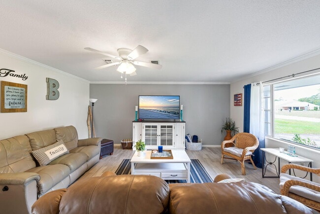 Building Photo - 350 Barbara Dr NW