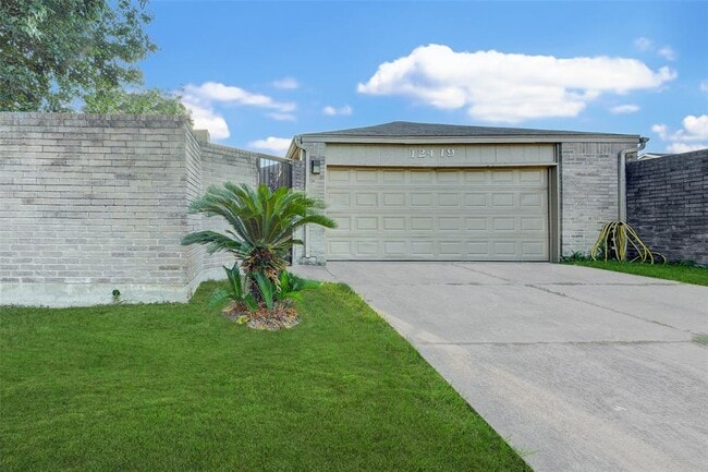 Building Photo - 12419 Sungate Ln