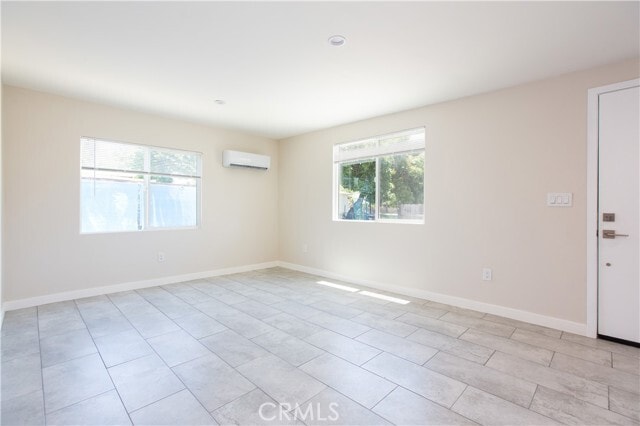 Foto del edificio - 7732 Bright Ave