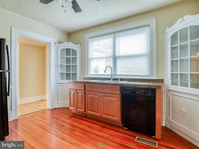 Foto del edificio - 915 Berryville Ave