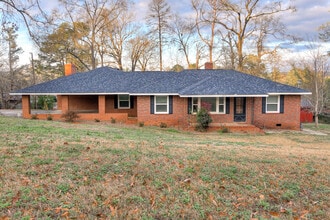 Building Photo - 2415 Apricot Ln