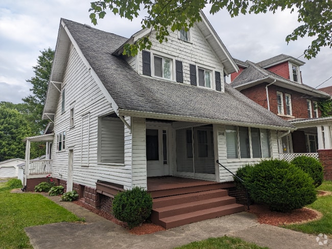 Building Photo - 2208 Highland Ave