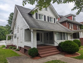 Building Photo - 2208 Highland Ave