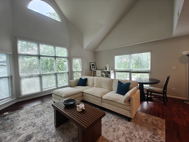 Foto del edificio - 521 N Graham St