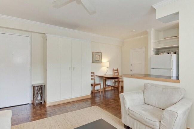 Foto del edificio - 2128 N St NW