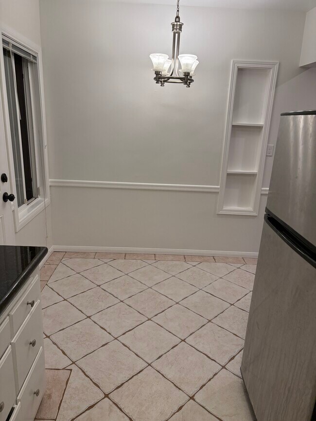 Foto del edificio - 1644 S Garth Ave