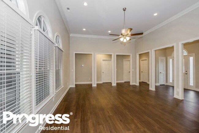 Foto del edificio - 8936 McDiarmid Ln