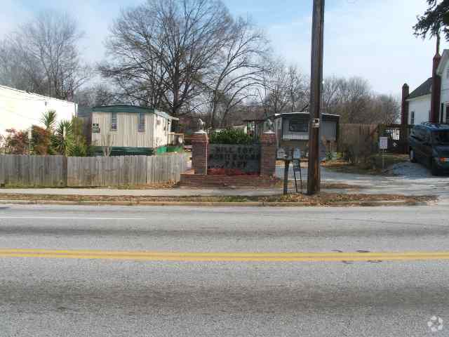 Foto del edificio - 1300 Woodside Ave