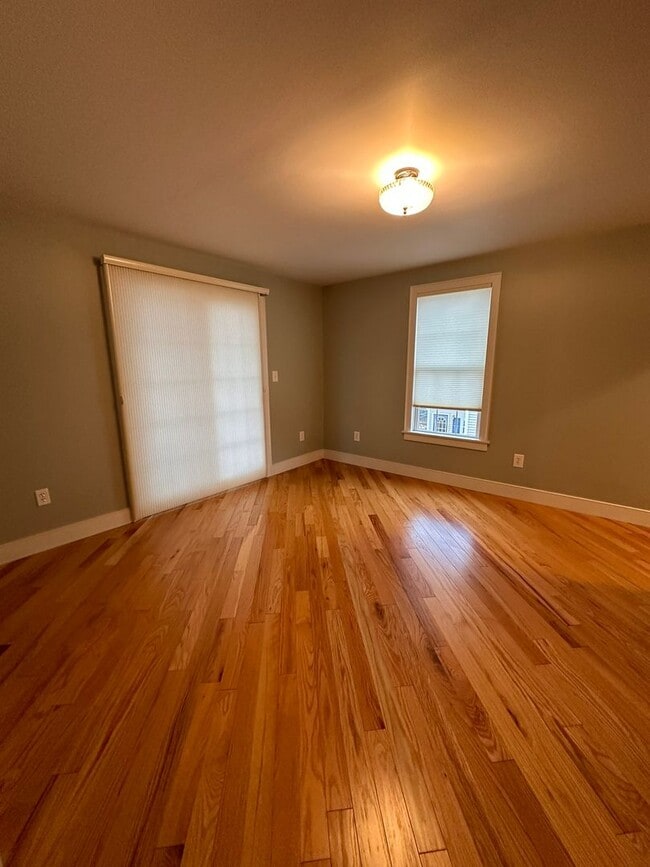 Building Photo - 23 Cayuga Ct