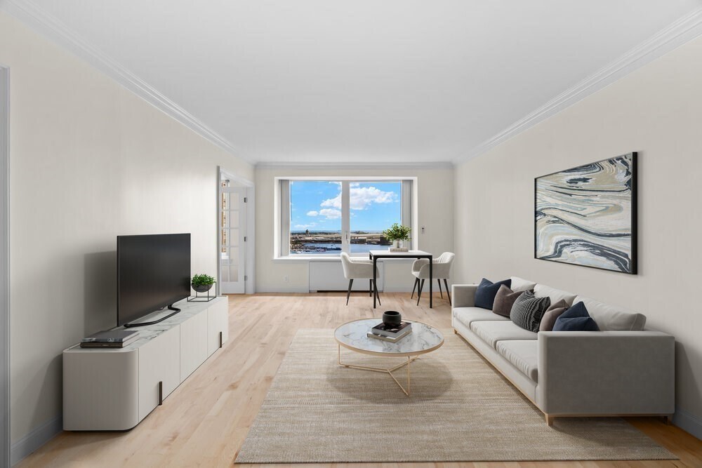 Foto principal - 65 E India Row