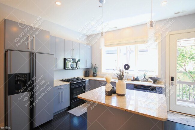 Building Photo - 2 br, 2.5 bath Condo - 85 N 5th St