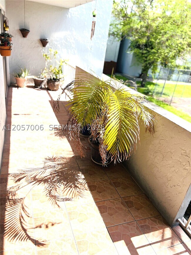 Foto del edificio - 6195 W 18th Ave