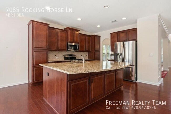 Building Photo - SPACIOUS 4-BEDROOM IN CUMMING