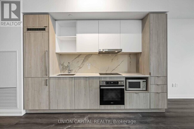 Building Photo - 138 Downes St