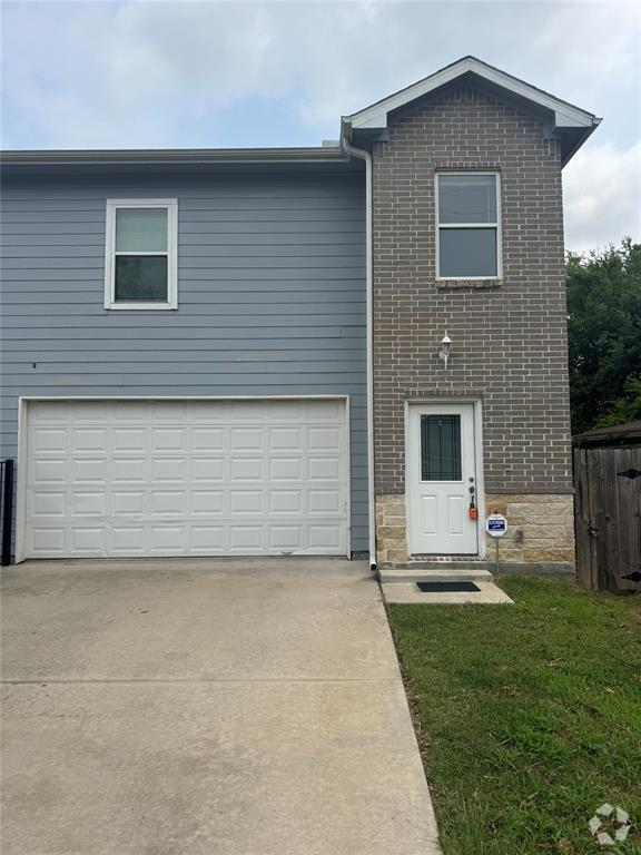 Building Photo - 8205 Oak Knoll Ln